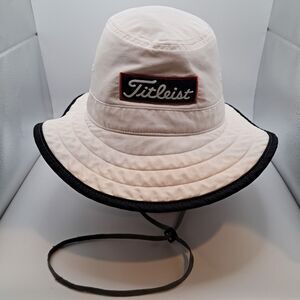Titleist Bucket Hat Men's S/M Cream White Wide Brim Chin Strap Golf Sun Boonie